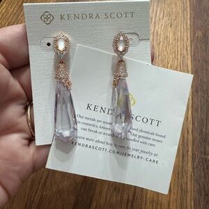 NWT Kendra Scott Rose Gold Earrings